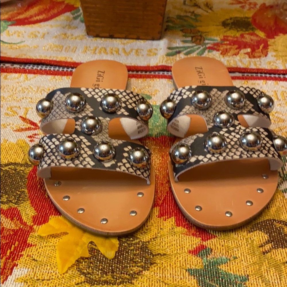 Zigi Soho Womens Alisen Flat Sandals